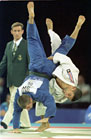 Picture of judokas competing. Hand technique. Photo: Allsport