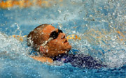 Andrew Lindsay of Great Britain on his way to gold in the mens S7 100m backstroke final during the Sydney 2000 Paralympic Games.  Sean Garnsworthy / Allsport